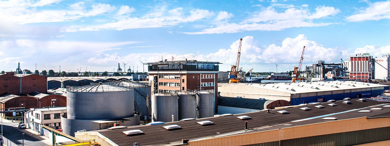 header_DS-Hauptgebaeude-mit-Hafen_gross_ohne-logo